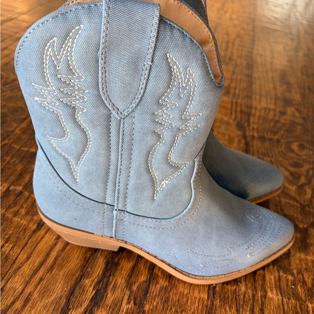 SODA Western Denim Ankle Boots w/Pointed Toe (worn 1x)